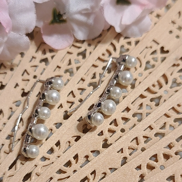 Crawl Pearl Earrings For Sale Today - Picture 6 of 9